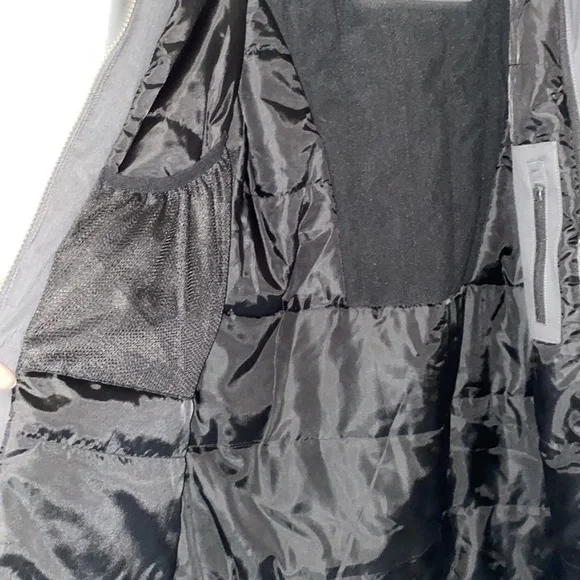 SOLD Women's Northlake Roots 73  Insulated Jacket with Removable Hood - Picture 7 of 11